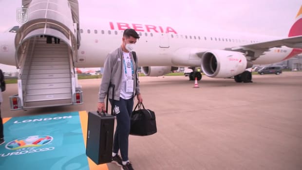 Spain squad touches down on London ahead of Italy showdown
